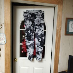 Old Navy  Active Go Dry Black Gray Camouflage Leggings Women's XL Worn 1 Time